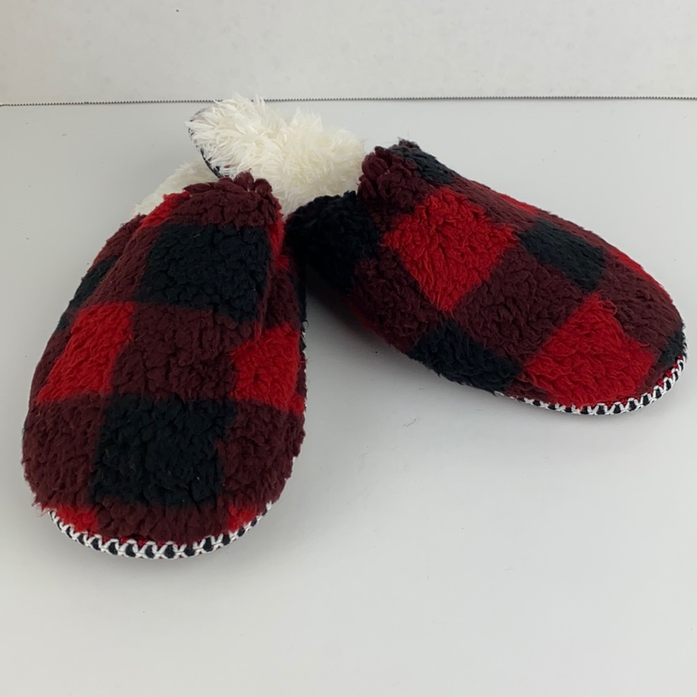 Size 11 Red Plaid MUK LUKS Faux Shearling Scuff Slippers